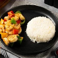 جمبري مشوي مع الخضار والأرز